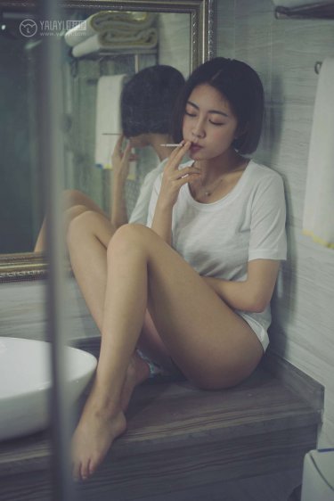 美女扒开屁股让男生捅